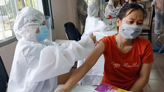 Đồng Nai bắt đầu tiêm vaccine COVID-19 cho người lao động tại doanh nghiệp