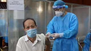 Hà Nội hoàn thành hơn 570.000 mũi tiêm vaccine ngừa COVID-19 trong 1 ngày