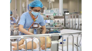 Nhiều trẻ bị nhiễm khuẩn huyết đến nguy kịch do cha mẹ chủ quan
