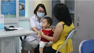 Khẩn trương củng cố hoạt động tiêm chủng mở rộng tại TP HCM