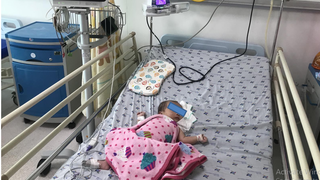 Bé trai 1,5 tháng tuổi nhập viện cấp cứu vì thiếu chất này ngay từ trong bụng mẹ