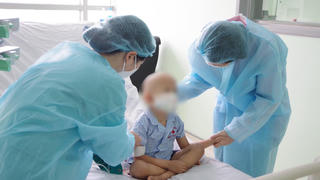 Lần đầu tiên phẫu thuật ghép gan cho bệnh nhi nhỏ tuổi nhất 