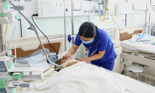 Bệnh nhi 2 tuổi biến chứng nặng sau nhiễm Adenovirus