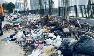 Đường mới mở đã "ngập" rác thải