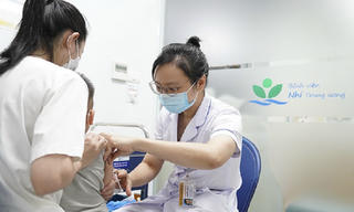 Bé gái 3 tháng tuổi mắc lao phổi và màng não