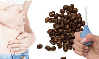 Thủng trực tràng do thải độc bằng phương pháp... thụt tháo cà phê