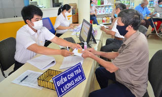 Phó Thủ tướng yêu cầu chi trả lương hưu, trợ cấp mới ngay trong tháng 8