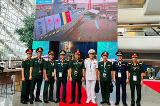 Thượng tướng Phùng Sĩ Tấn dự Triển lãm DSA 2024 tại Ma-lai-xi-a