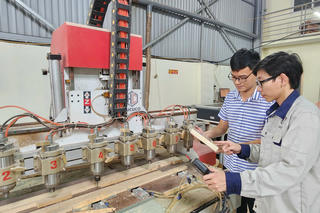 Khởi nghiệp từ phòng trọ 20m2: Đồ chơi gỗ Made in Vietnam "làm mưa làm gió" trên thị trường nội địa