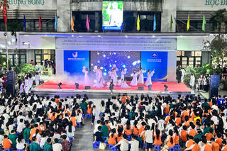 "Bùng nổ" với English Festival của học sinh mái trường mang tên Bác