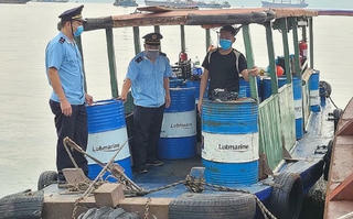 Phát hiện tàu chở 2.000 lít dầu DO không rõ nguồn gốc