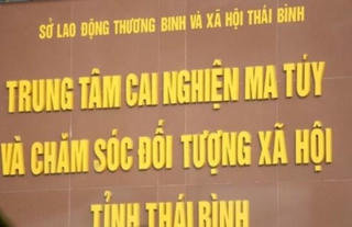 Nhân viên trung tâm cai nghiện ở Thái Bình bán ma túy cho học viên