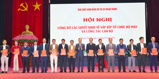 Bắc Ninh: Công bố các Quyết định về tổ chức bộ máy và công tác cán bộ thị xã Thuận Thành