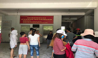 Chung cư phát hỏa giữa trưa, người dân tá hỏa chạy khỏi nhà