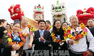 Hàng ngàn du khách nước ngoài 'xông đất' Đà Nẵng đầu năm 2018