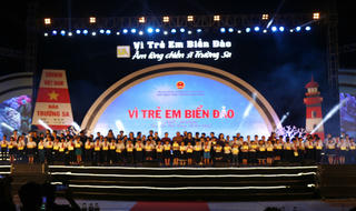 First real chung tay vì trẻ em Trường Sa