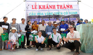Sinh viên  ĐH Đông Á đóng góp xây cầu 'Hoa vàng trên cỏ xanh'