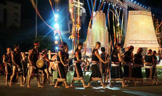  Đặc sắc lễ hội đường phố 'Festival văn hóa cồng chiêng Tây Nguyên'