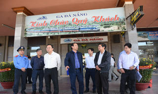 Thứ trưởng Lê Đình Thọ: Không để hành khách nhỡ tàu, xe và ở lại sau 30 Tết