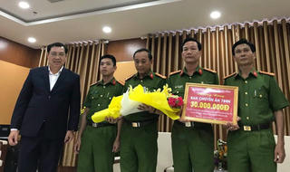 Thưởng "nóng" cho ban chuyên án phá vụ ma túy đá lớn nhất từ trước đến nay ở Đà Nẵng