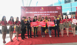 Đón chuyến bay đầu tiên Tết Kỷ Hợi và chào mừng nhiều sự kiện quan trọng của Hàng không Đà Nẵng năm 2019