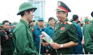 Nô nức ngày hội tòng quân miền Trung