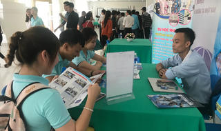 1.200 suất học bổng, tổng 12 tỷ đồng cho sinh viên Điều dưỡng ĐH Đông Á Đà Nẵng