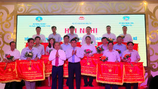 Sở Kế hoạch và Đầu tư Đà Nẵng nhận Cờ thi đua cấp Bộ trong phong trào thi đua xây dựng nông thôn mới 