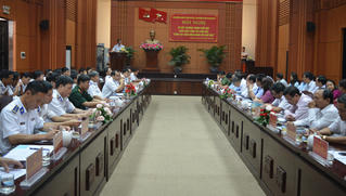 Cảnh sát biển đồng hành với ngư dân Quảng Nam
