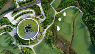 2 du khách người Anh dương tính Covid-19 tại Đà Nẵng, sân golf Bà Nà tạm ngưng phục vụ