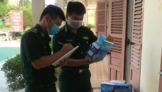 Tạm giữ 10.000 khẩu trang y tế vô chủ