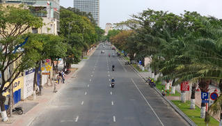 Đà Nẵng vắng vẻ trong ngày đầu thực hiện cách ly toàn xã hội