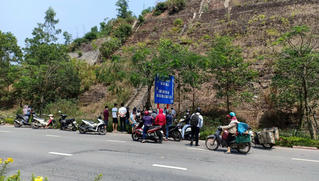 Phát hiện thi thể đang phân hủy nằm sâu trong núi Đại La