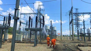 Vệ sinh Hotline TBA 110kV – Nâng cao hiệu quả vận hành hệ thống điện