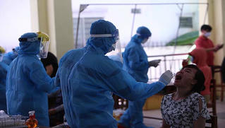 Ca dương tính SARS-CoV-2 phát hiện sáng 6/9: Gia đình 4 người từng nhiễm virus SARS- CoV-2 và tự miễn?
