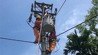 Điện lực Ba Tơ: Hoán đổi nội bộ máy biến áp vận hành trên 15 năm