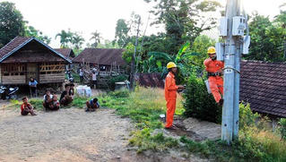 Điện sáng lấp khoảng “lõm“