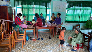 Các tỉnh miền Trung sơ tán hơn 500.000 người tránh bão số 9