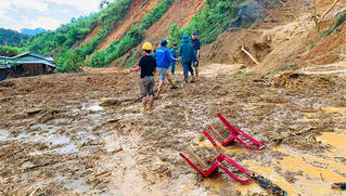 Tìm thấy 5 thi thể trong vụ lở núi tại Phước Sơn