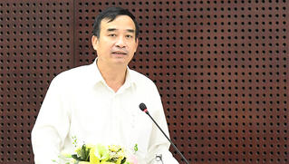 Ông Lê Trung Chinh được giới thiệu để bầu giữ chức Chủ tịch UBND TP. Đà Nẵng