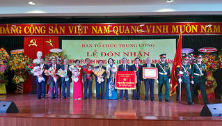 Ban Tổ chức Khu ủy Khu 5 đón nhận danh hiệu Anh hùng LLVTND