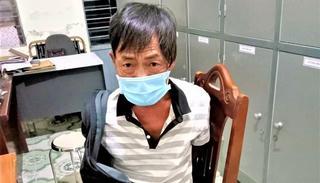Nhậu say, người đàn ông vác gậy đánh 1 chiến sĩ công an bị thương 