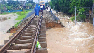 Quảng Nam khẩn trương khắc phục giao thông và tuyến đường sắt Bắc – Nam bị sạt lở
