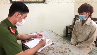 Bị phát hiện, tên trộm dùng búa đập vào đầu chủ nhà