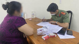 Bà chủ quán ăn bán "thuốc trị COVID-19" không rõ nguồn gốc