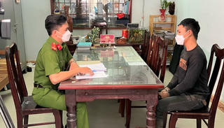 Thợ hồ đâm đồng nghiệp, cướp xe máy vì không mượn được tiền 