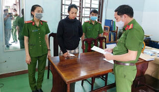 Lừa xin việc tại sân bay Đà Nẵng, "nữ quái" chiếm đoạt hàng trăm triệu đồng