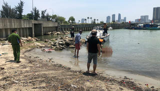 Đà Nẵng: Tìm thân nhân tử thi cô gái nổi trên sông Hàn