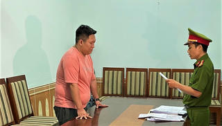 Thua lỗ chứng khoán, thanh niên thuê 2 ô tô mang đi bán