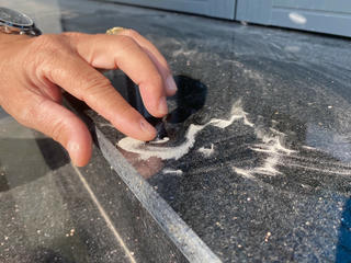 Quảng Ngãi: Bụi bẩn phủ trắng nhà dân xuất phát từ Nhà máy lọc dầu